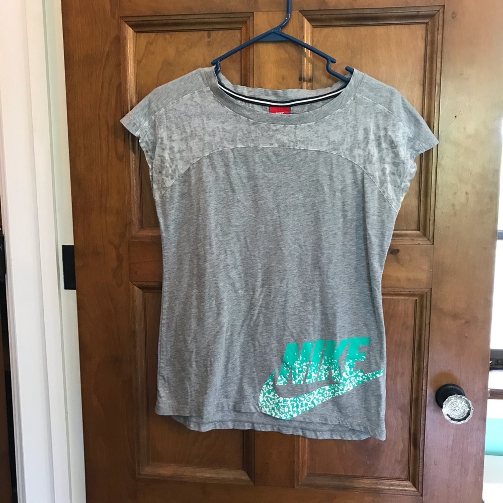 Nike top